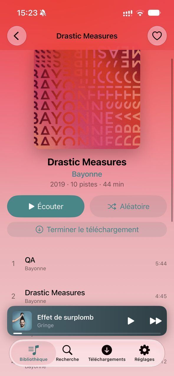 Page d'un album aux couleurs de sa pochette